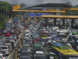 H-6 Lebaran, Pemudik Mulai Terlihat di Tol Cileunyi