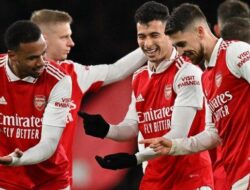 Arsenal untuk Sementara Nyaman di Puncak