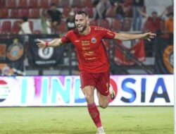 Simic Bawa Persija Kalahkan Persis Solo