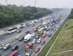 Contraflow Diterapkan dari Km 55 hingga 65 Tol Japek Siang Ini