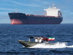 Iran Sita Kapal Kontainer di Selat Hormuz, Israel Meradang