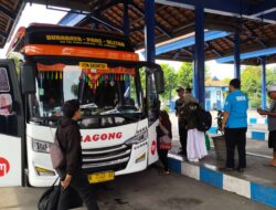 Dedy Rela Berdiri 3 Jam Naik Bus Kediri-Surabaya saat Arus Balik Lebaran