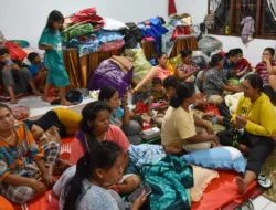 155 Korban Banjir-Longsor di Luwu Mengungsi ke Masjid