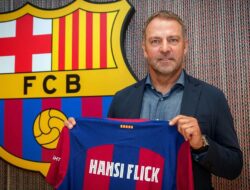 Hansi Flick Resmi Latih Barcelona