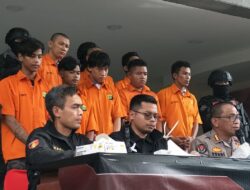 Tampang Komplotan Begal Pembacok Casis Bintara Kini Berbaju Tahanan