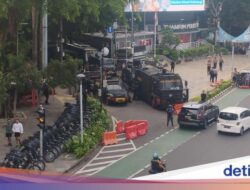 Brimob-Water Cannon Siaga di Bundaran HI Jelang Aksi May Day