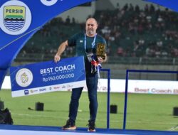 Pelatih Asing Pertama yang Bawa Persib Juara Liga