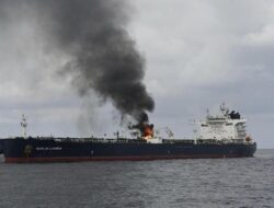 Kapal Tanker Milik Yunani Dihantam Rudal Houthi di Yaman