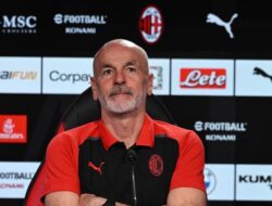 Dipecat AC Milan, Stefano Pioli Langsung Belajar Bahasa Inggris