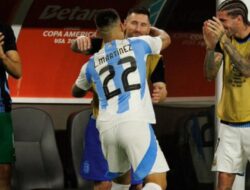 Pelukan Terima Kasih Lautaro Martinez untuk Messi