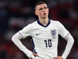 Phil Foden Dikritik Usai ‘Hilang’ di Laga Serbia Vs Inggris