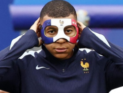 UEFA Bakal Permasalahkan Topeng Mbappe di Euro 2024?