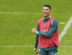 Cristiano Ronaldo ‘Diserang’ Sana-sini