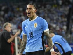 Melempem di Liverpool, Ganas di Uruguay