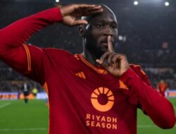 Conte Mau Bawa Lukaku ke Napoli?