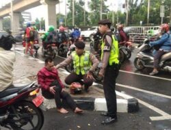 Pejalan Kaki Ditabrak Pemotor Saat Nyeberang di Jl Margonda Depok, Alami Luka