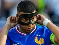 Mbappe Diingatkan Jangan Ribet sama Topeng