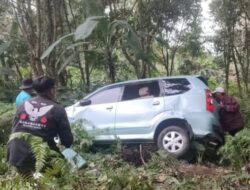 Kecelakaan Mobil Terjun ke Jurang di Mojokerto, 2 Orang Tewas-9 Terluka