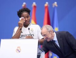 Tangis Bahagia Endrick usai Diperkenalkan sebagai Pemain Baru Madrid