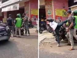 Usut ‘Mata Elang’ Tendang Kungfu ke Ojol di Bekasi, Polisi Cek TKP