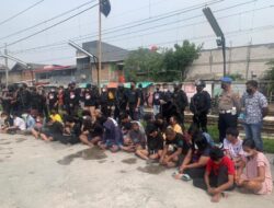 Kampung Bahari Jakut Digerebek 200 Polisi, Lapak Narkoba Diserbu