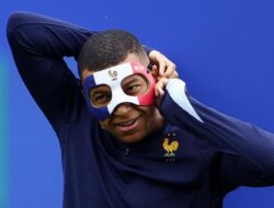 Mbappe Harap Hidungnya Gak Disenggol Lagi