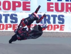 Detik-detik Alex Marquez Crash, Vinales Terpental dari Motor