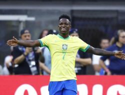 Romario Nggak Setuju Vincius Disebut Bintang Brasil