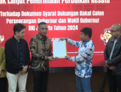 Heboh Warga Protes KTP Dicatut Dukung Dharma-Kun di Pilgub Jakarta