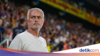 Fenerbahce Keok, Mourinho Diledek Galatasaray Habis-habisan