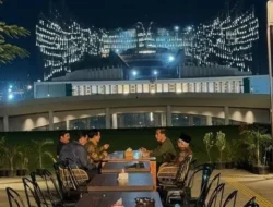 Momen Jokowi-Prabowo dan Para Menteri Dinner di Depan Istana Garuda IKN