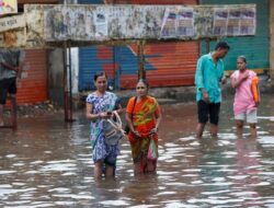 Penampakan India Terendam Banjir Akibat Curah Hujan Ekstrem