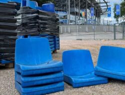 Hamburg Bagi-bagi Kursi Stadion Gratis ke Fans