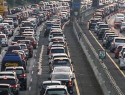 Titik-titik Lalin Macet di Tol Arah Jakarta Pagi Ini