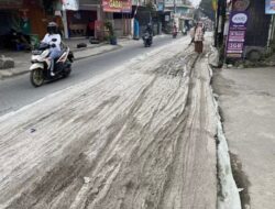 Perbaikan Jalan Diulang Gegara Pemotor di Cimahi Terobos Jalan yang Baru Dicor