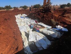 Warga Sudan Gali Tanah untuk Pemakaman Korban Banjir Bandang