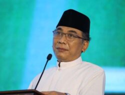 Gus Yahya Analogikan NU-PKB bak Pabrik Mobil Tarik Produk Rusak