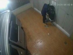 2 Pria Terekam CCTV Bobol Rental PS di Bojongsari Depok, Polisi Selidiki