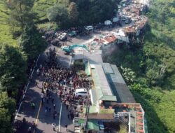 Foto Udara Penertiban Tahap Dua Lapak PKL di Puncak Bogor