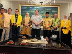 Wajah Lesu Airlangga Seusai Mundur dari Ketum Golkar