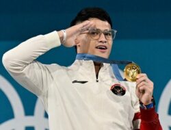 Lihat Lagi Momen Rizki Juniansyah Bikin Rekor di Angkat Besi Olimpiade