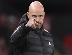 Ten Hag Tak sampai Hati Hadapi Twente