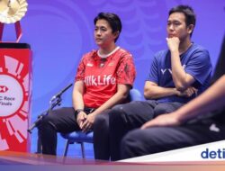 Momen Hendra Setiawan Jadi ‘Pelatih Dadakan’ Dampingi Dejan/Glo