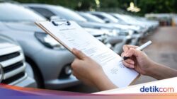 Cekcok Jual-Beli Mobil di Jaktim, Penjual Terseret Saat Pertahankan Kendaraan