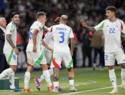 Gli Azzurri Menang 3-1 di Paris