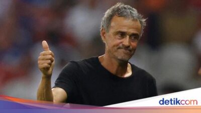 Luis Enrique Nikmati PSG Tanpa Pemain Bintang