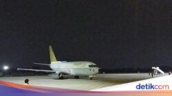 Pesawat TNI AU Bawa Pilot Susi Air Kapten Philip Mendarat di Halim