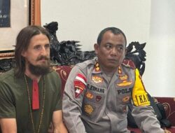 Tampang Terkini Kapten Philip Pilot Susi Air Usai Dibebaskan dari KKB