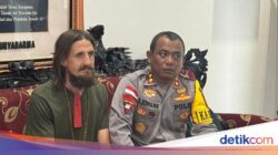 Tampang Terkini Kapten Philip Pilot Susi Air Usai Dibebaskan dari KKB