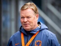 Koeman Coret Bergwijn karena Main di Arab, kok Tetap Panggil Wijnaldum?